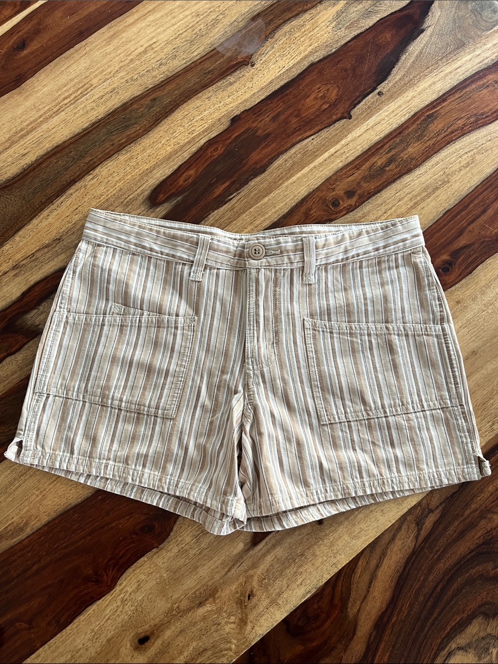 Y2K Jacob Annexe Beige Striped Low Waisted Women's Bermuda Shorts